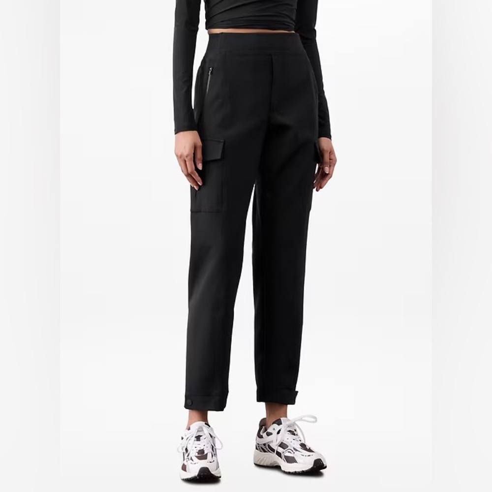 Athleta Endless High Rise Cargo Pant, 6/Tall, Black, EUC